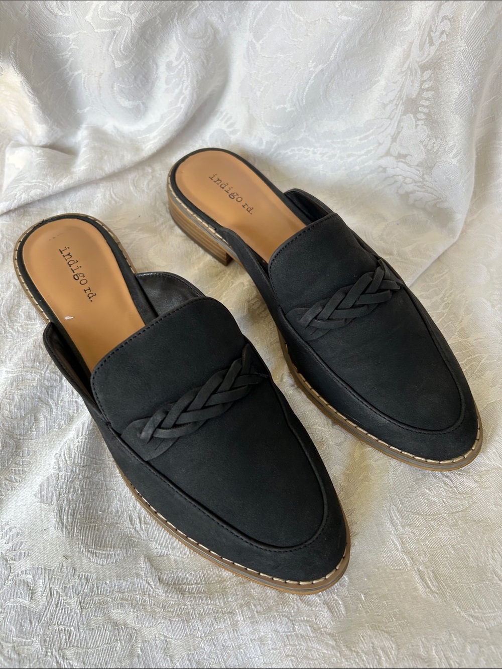 Indigo Rd women’s 8.5  Black Braided Slip-On Loafers - Picture 5 of 5